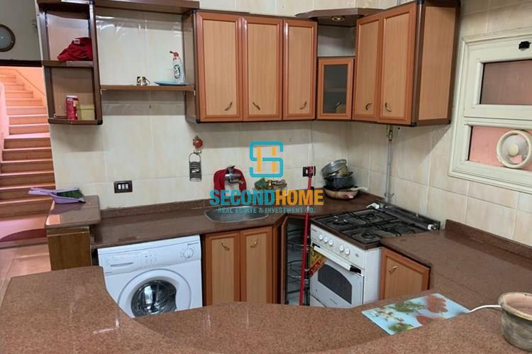 2 bedroom flat in El Kawhter fully furnished